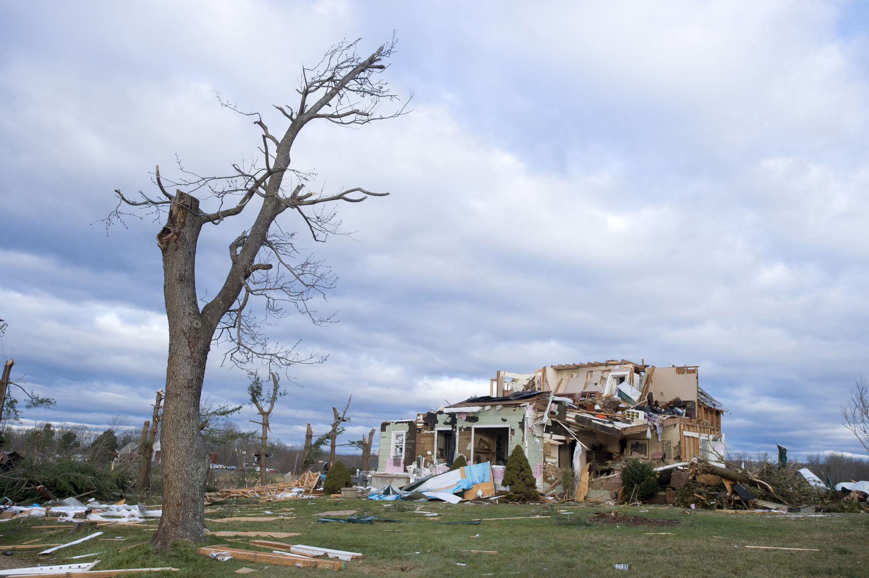 tornado 2a.jpg